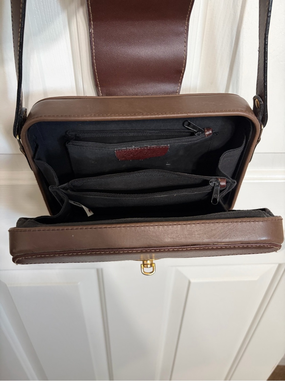 Vintage leather Gold Coast crossbody bag - Picture 8 of 9